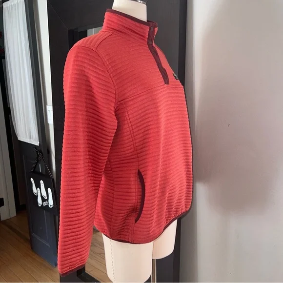 L.L. Bean Women’s AirLight Coral Quilted Snap Pullover – Medium Petite - Picture 2 of 11